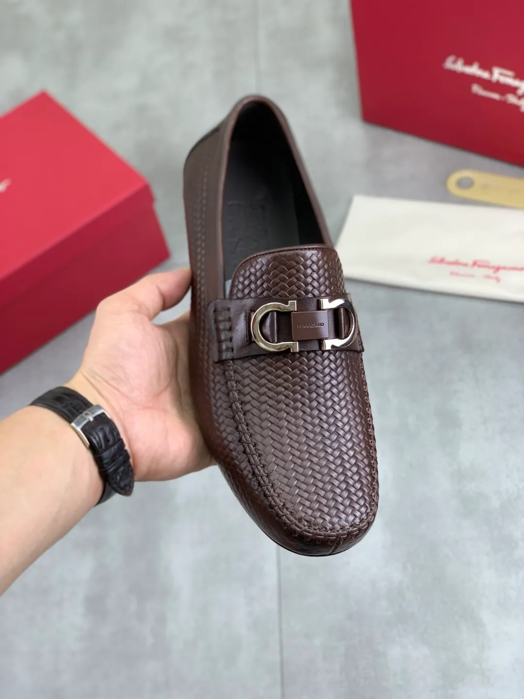 Men's shoes 💰P460 new high quality [Ferragamo/Ferragamo] latest model original imported calfskin, imported cowhide lining + original luxury metal buckle + original combination outsole Comparison without pressure Code number: 38-44 (45 customized)